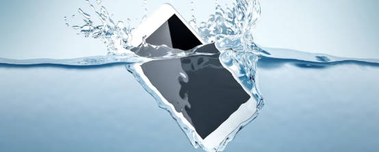 Айфон упал в воду: что делать для восстановления работы телефона